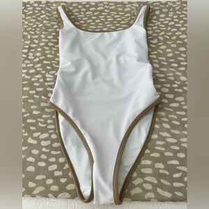 White LainSnow one piece